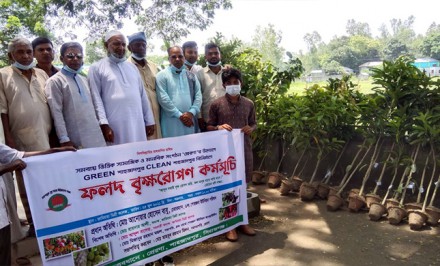 শাহজাদপুরে যুব তরুণদের সংগঠন প্রেরনার উদ্যোগে ফলদ বৃক্ষ রোপন কর্মসূচী অনুষ্ঠিত