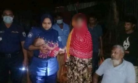 চিলমারীতে পুলিশের সহায়তায় দুধের শিশু ফিরলো মায়ের কোলে