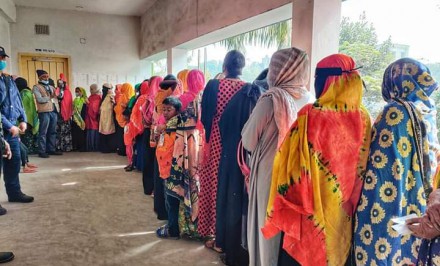 শাহজাদপুর পৌর নির্বাচন ভোট গ্রহন  বিএনপি প্রার্থীর নির্বাচন বয়কট