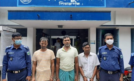 শাহজাদপুরে কুখ্যাত ৩ চোর আটক