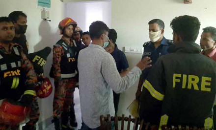 তালাবদ্ধ ফ্ল্যাটে একাকী শিশু অতপর অগ্নিকাণ্ড!