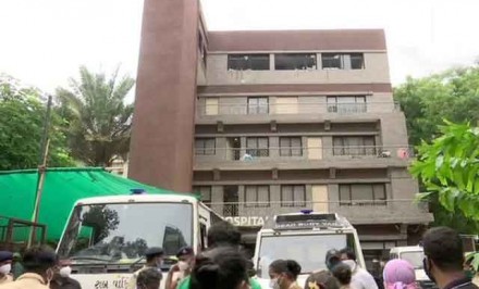 ভারতে কোভিড-১৯ হাসপাতালে আগুন, ৮ রোগীর মৃত্যু