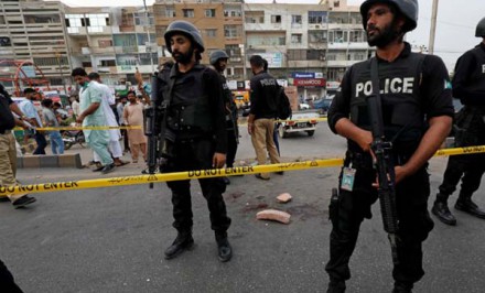 পাকিস্তানে সমাবেশে গ্রেনেড হামলায় আহত ৩০