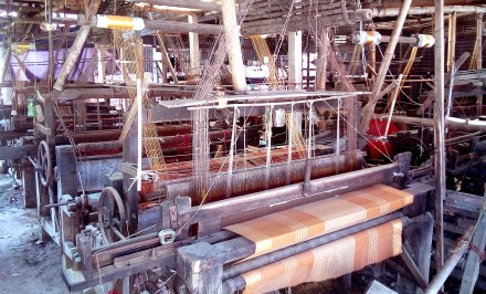 শাহজাদপুরে তাঁতী-শ্রমিকদের ঘরে নেই ঈদের আমেজ