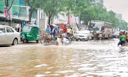 হিমালয়ের পাদদেশে ৯০০ মিলিমিটার বৃষ্টিপাত, ঢাকায় বন্যার আশঙ্কা