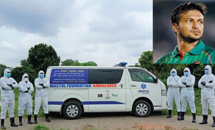করোনায় মৃতদের দাফনে অ্যাম্বুলেন্স সেবা দিচ্ছেন সাকিব