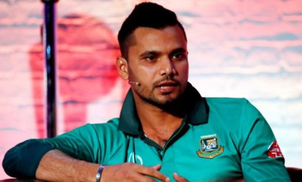 বেফাঁস মন্তব্য করা বিসিবি কর্তাদের একহাত নিলেন মাশরাফি