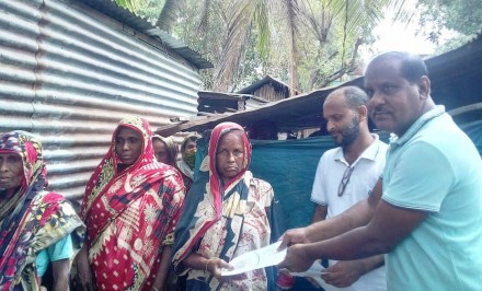 শাহজাদপুরে হযরত আলী ফাউন্ডেশন ইউএসএ'র উদ্যোগে ৫'শ পরিবারকে অর্থ সহায়তা প্রদান