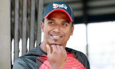 আবারো ৩৫০ পরিবারের খাবারের দায়িত্ব নিলেন ক্রিকেটার রুবেল