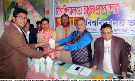 শাহজাদপুরে স্কলার বিশ্ববিদ্যালয় ভর্তি কোচিং এর উদ্যোগে মেধাবী শিক্ষার্থীদের মাঝে সংবর্ধনা ও ক্রেষ্ট প্রদান