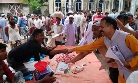 'উন্নয়নের প্রতীক নৌকায় ভোট দিন' - শেখ আব্দুল হামিদ লাবলু