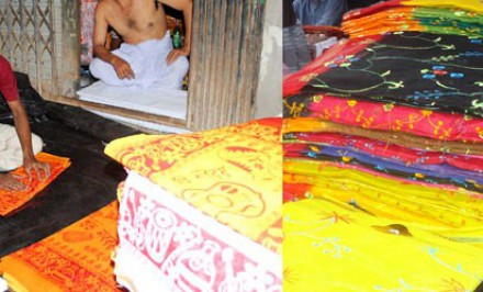 বৈশাখী কাপড় তৈরিতে ব্যস্ত শাহজাদপুরসহ সিরাজগঞ্জের তাঁতী শ্রমিকেরা