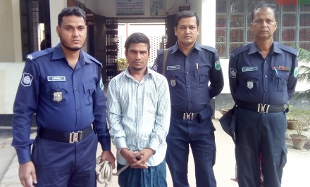 বেলকুচির শীর্ষ মাদক ব্যবসায়ী মাসুদ র‌্যাবের হাতে গ্রেফতার