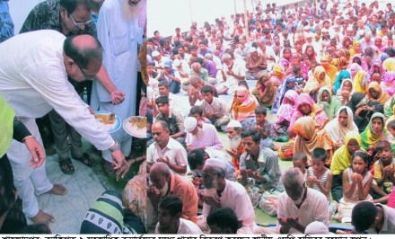 স্থানীয় এমপি হাসিবুর রহমান স্বপনের বানভাসীর মাঝে ব্যক্তিগত উদ্যোগে রান্না করা খাবার বিতরন