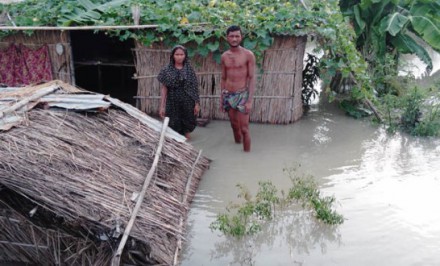 শাহজাদপুরে অস্বাভাবিক বন্যার পানি বৃদ্ধি