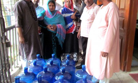 শাহজাদপুরে মানহীন ২০ বোতল পানি ধ্বংশ