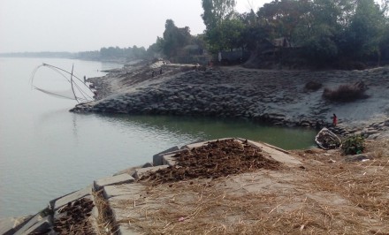 ১’শ বছরের টেকসই বাঁধে ৬ বছরে  ৩ স্থানে ধ্বস