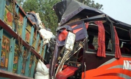 সিরাজগঞ্জে পৃথক দুটি সড়ক দুর্ঘটনায় নিহত ৫ আহত ৩০