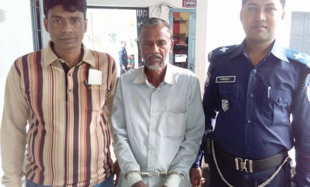 শাহজাদপুরে মানব পাচারকারীর পক্ষে মাইকিং করে বেআইনী সমাবেশ