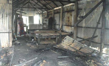 রায়গঞ্জে বসত বাড়ীতে অগ্নিকান্ড