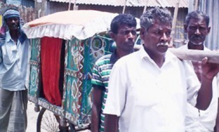 কবিগুরুর ‘পোষ্টমাষ্টার’ছোট গল্পে রতনের উত্তরসূরী শাহজাদপুরের আদিবাসী বাগদী পরিবারগুলোর মানবেতর দিনযাপন