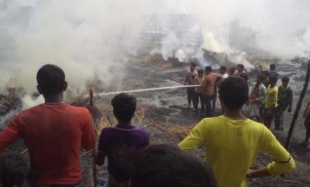 এনায়েতপুরে দোকান ও বসত বাড়ী ভস্মিভূত