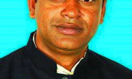 শাহজাদপুরে আওয়ামীলীগের বিদ্রোহী প্রার্থী আব্দুর রহিমকে দল থেকে বহিস্কার করে মাইকিং