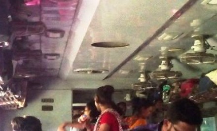 সিরাজগঞ্জে ট্রেনে হিজরাদের বেপরোয়া চাঁদাবাজি, যাত্রীরা অতিষ্ট