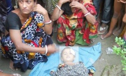 বেলকুচিতে অটো রিক্সার ধাক্বায় শিশুর মৃত্যু