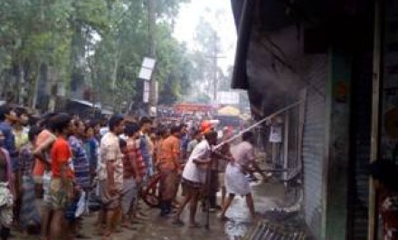 বেলকুচিতে অগ্নিকাণ্ডে ৯ দোকান পুড়ে ছাই, অর্ধকোটির ক্ষয়ক্ষতি