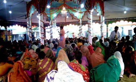 পাড়কোলায় ১৬ প্রহর ব্যাপি নামযঙ্গঅনুষ্টান ও অষ্টকালীন লীলাকীর্তন শুরু