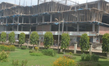 রবীন্দ্র কাচারীবাড়ী ঘেষে নির্মাণাধীন বহুতল সুতা মার্কেট পরিদর্শন করলেন রিটকারী এইচ আর পি বি চেয়ারম্যান