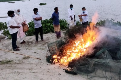 শাহজাদপুর সংবাদ ডটকম এ সংবাদ প্রকাশ এর পর শাহজাদপুরে ১২টি চায়না দোয়ার ধ্বংস