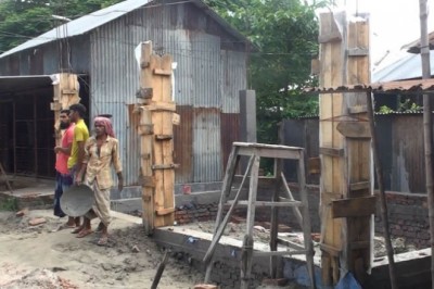 শাহজাদপুরে সরকারি জায়গায় চেয়ারম্যানের পাকা ঘড় উত্তোলন