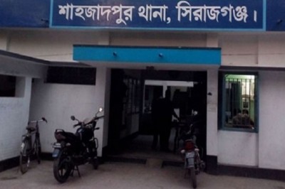 শাহজাদপুরে ১১ দিনেও গ্রেপ্তার হয়নি ৬ বছরের শিশু কন্যার ধর্ষক