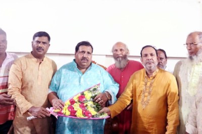 দেশে ফিরে দলীয় নেতাকর্মীদের সাথে মতবিনিময় করলেন চয়ন ইসলাম