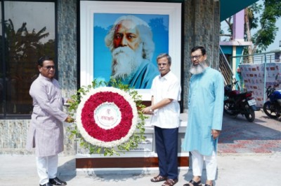 রবীন্দ্র বিশ্ববিদ্যালয়ে বিশ্বকবি রবীন্দ্রনাথ ঠাকুরের জন্মবার্ষিকীতে শ্রদ্ধা নিবেদন